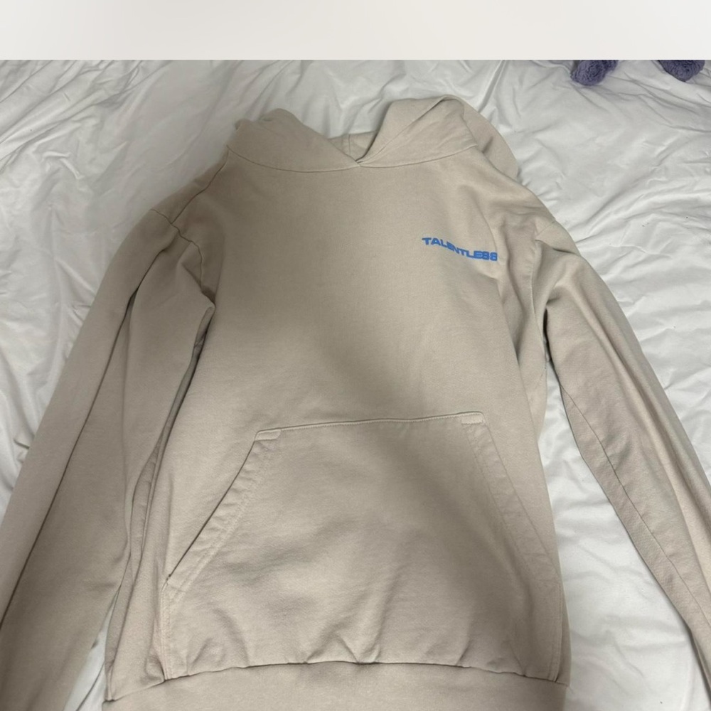 TALENTLESS Cream Crewneck Sweater with Ribbed Cuffs